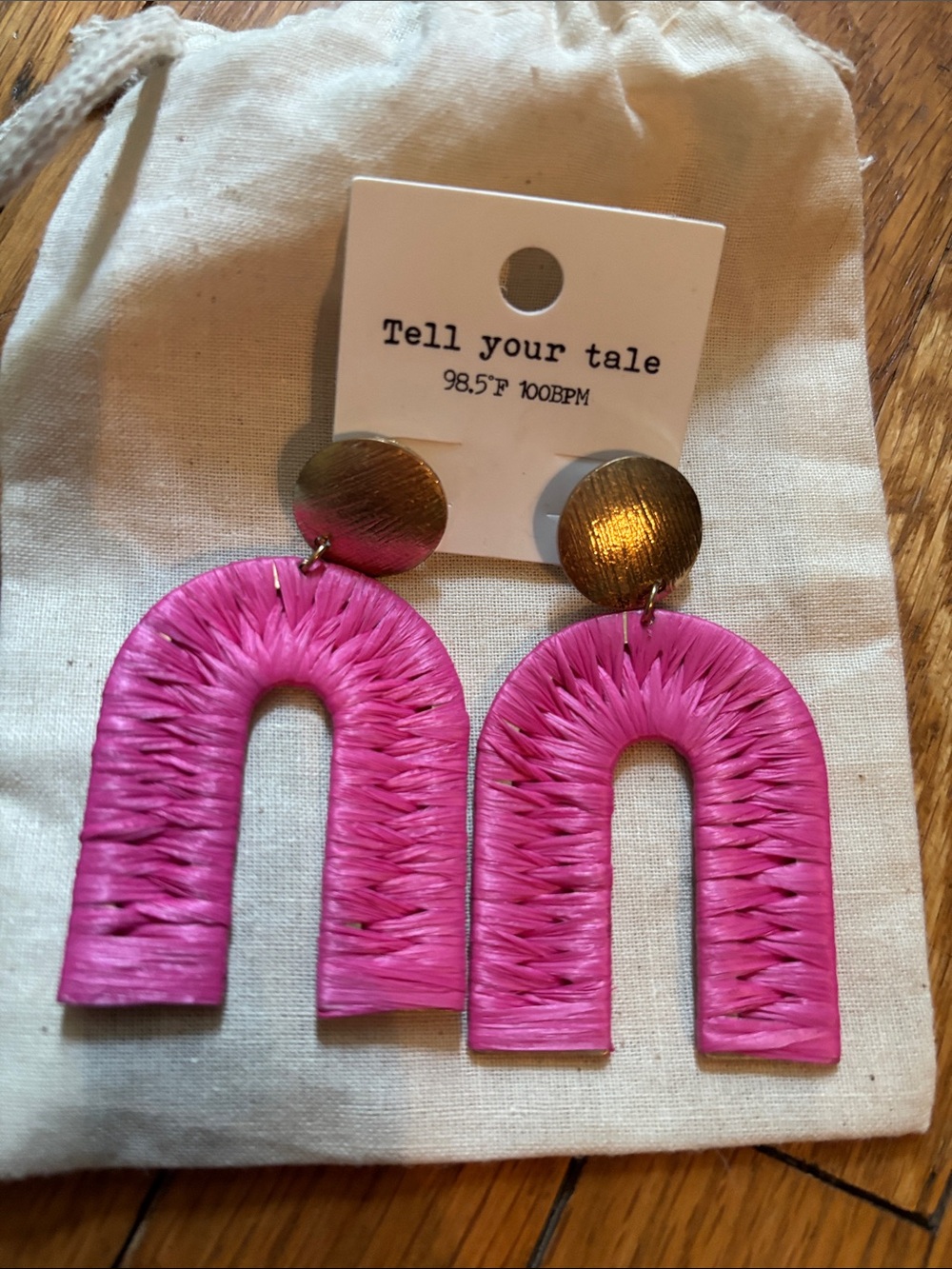 Tell Your Tale Pink Raffia Arch Earrings with Gold Discs